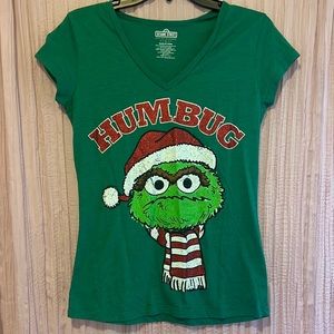 Sesame Street brand, Oscar, the grouch” humbug” Christmas T-shirt